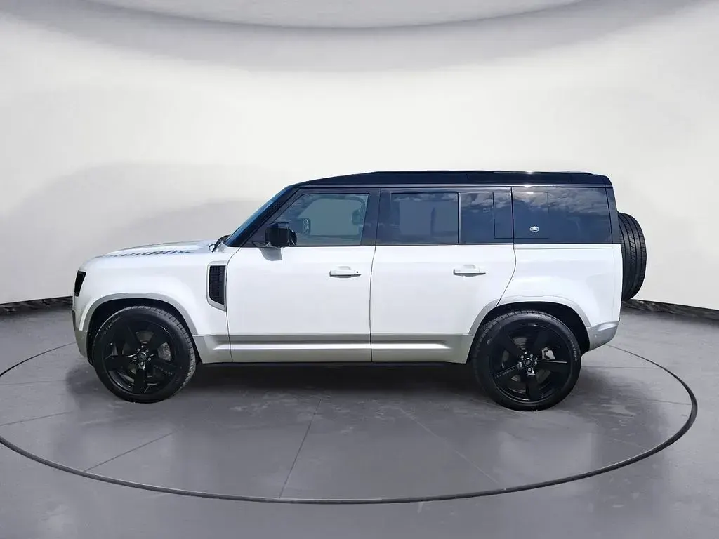 Gebraucht Land Rover Defender SE 249 PS (183 kW) 2022 Weiß SUV