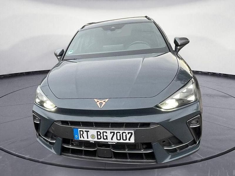 Second-hand Cupra Leon 150 CP (110 kW) 2024 Albastru Break