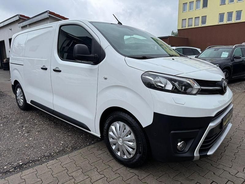 Gebraucht Toyota Proace 120 PS (88 kW) 2022 Weiß Van / Kleinbus
