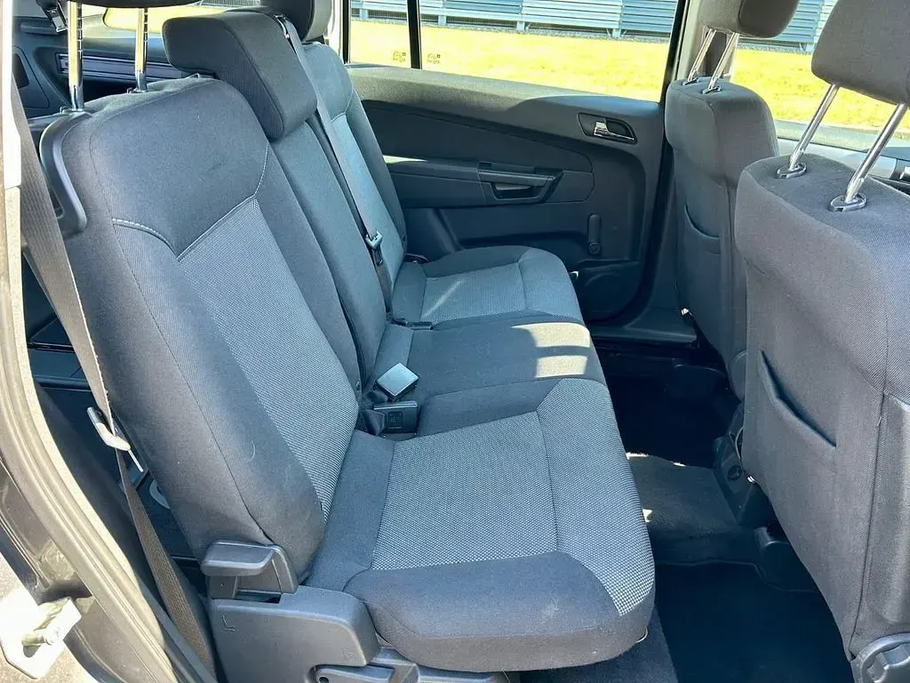 Gebraucht Opel Zafira 140 PS (102 kW) 2012 Grau Van / Kleinbus
