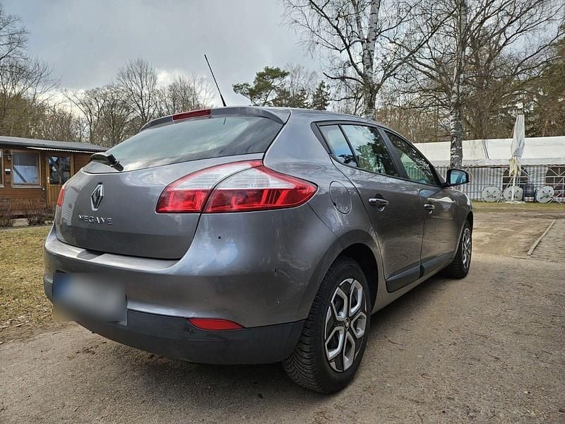 Gebraucht Renault Mégane III Expression 101 PS (74 kW) 2009 Grau Kombi