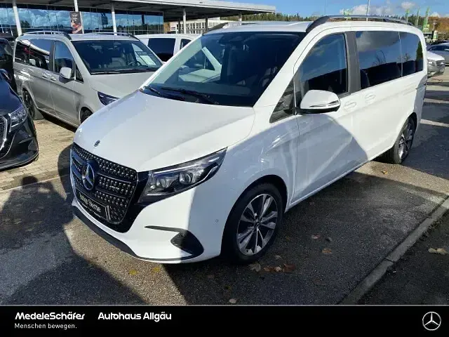 Gebraucht Mercedes V220 Style 163 PS (119 kW) 2025 Bergkristallweiß Van / Kleinbus