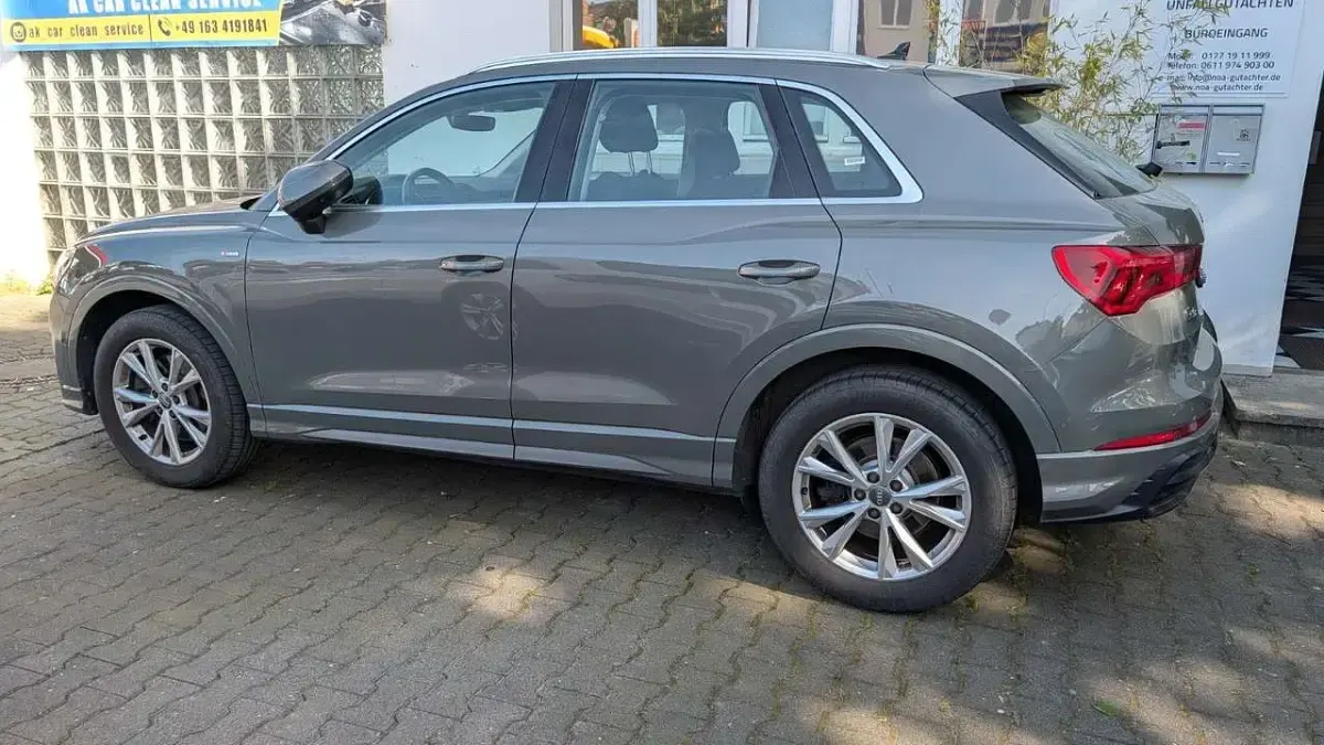 Gebraucht Audi Q3 S-Line 190 PS (139 kW) 2019 Grau SUV