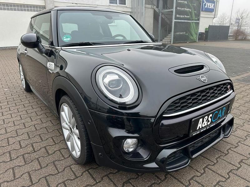 Gebraucht Mini John Cooper Works 192 PS (141 kW) 2020 Midnight black Kleinwagen