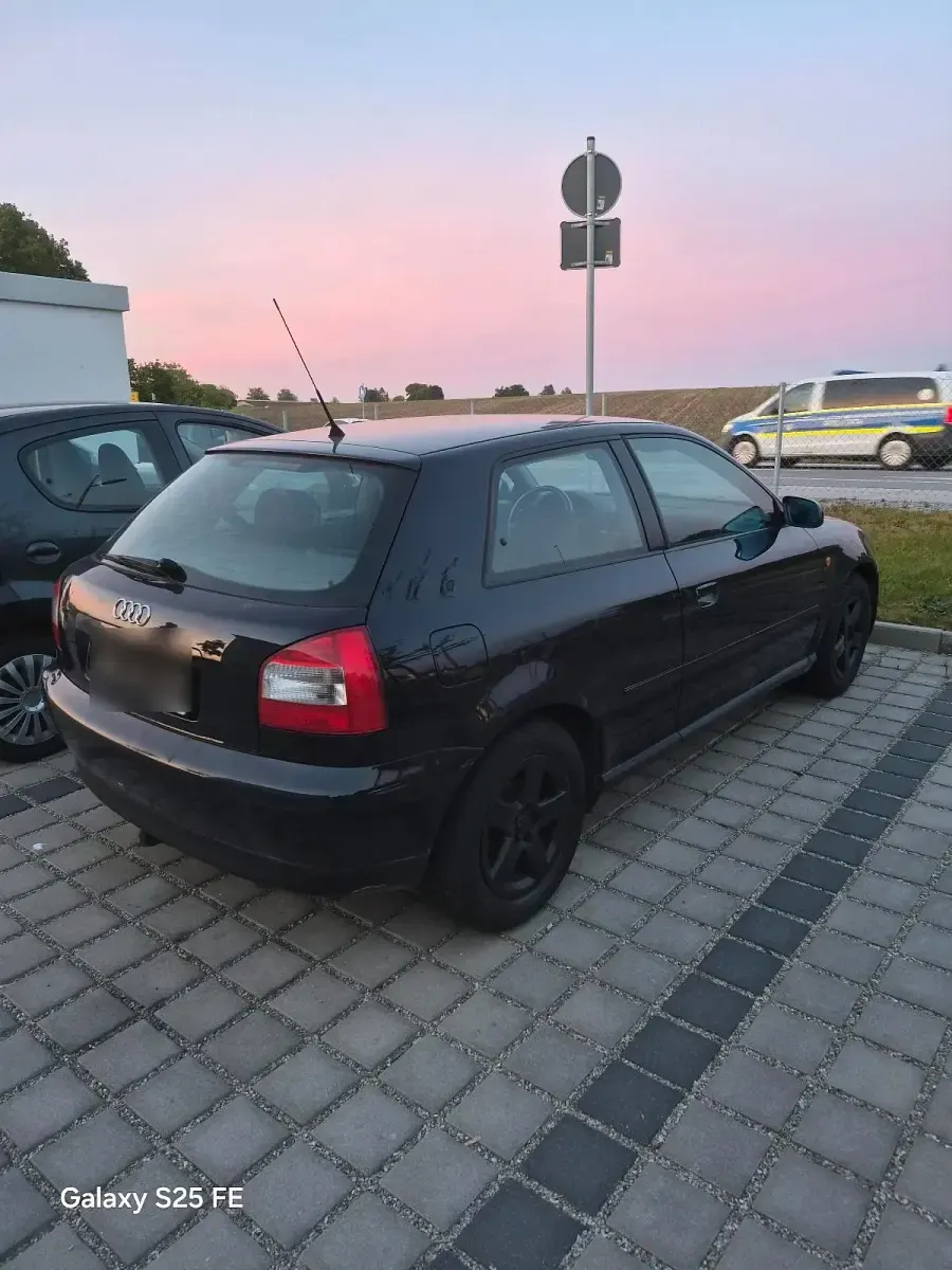 Gebraucht Audi A3 105 PS (77 kW) 2001 Blau Kleinwagen