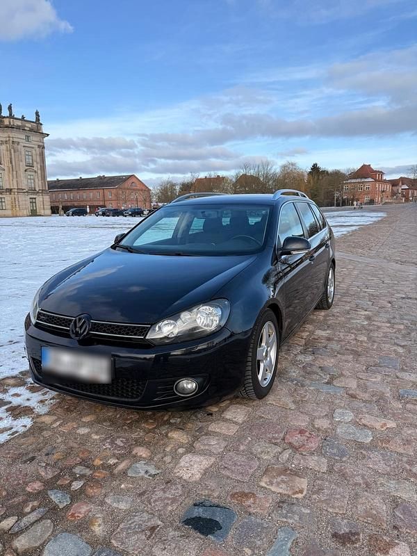 Gebraucht VW Golf VI 140 PS (102 kW) 2011 Schwarz Kleinwagen