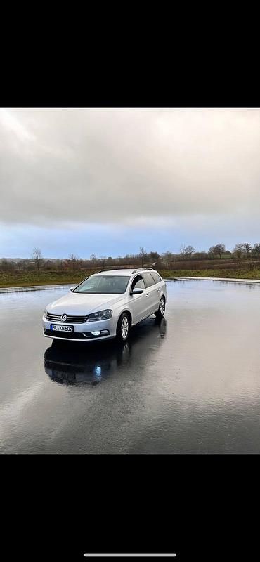 Silber Gebraucht 2011 VW Passat Kombi | 6.000 € (Fairer Preis) - Bild 1/4