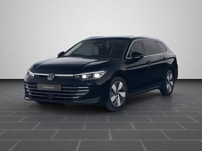 Grenadillschwarz metallic (metallic) Gebraucht 2025 VW Passat Elegance Kombi | 36.980 € (Guter Preis) - Bild 1/4