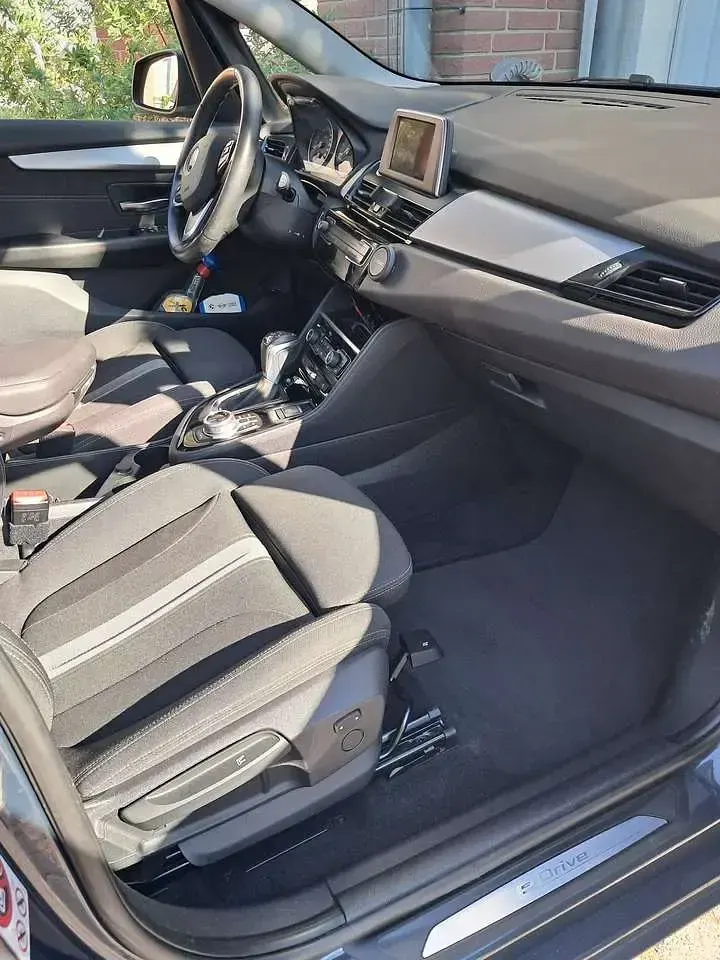 Gebraucht BMW 225 Active Tourer Advantage 224 PS (164 kW) 2016 Grau Van / Kleinbus
