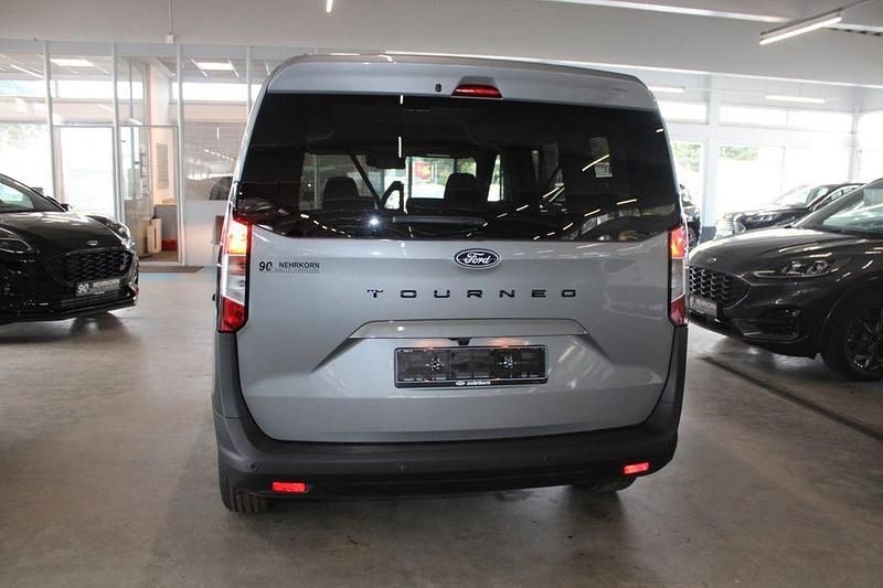 Gebraucht Ford Tourneo Courier Titanium 125 PS (91 kW) 2025 Grau Van / Kleinbus