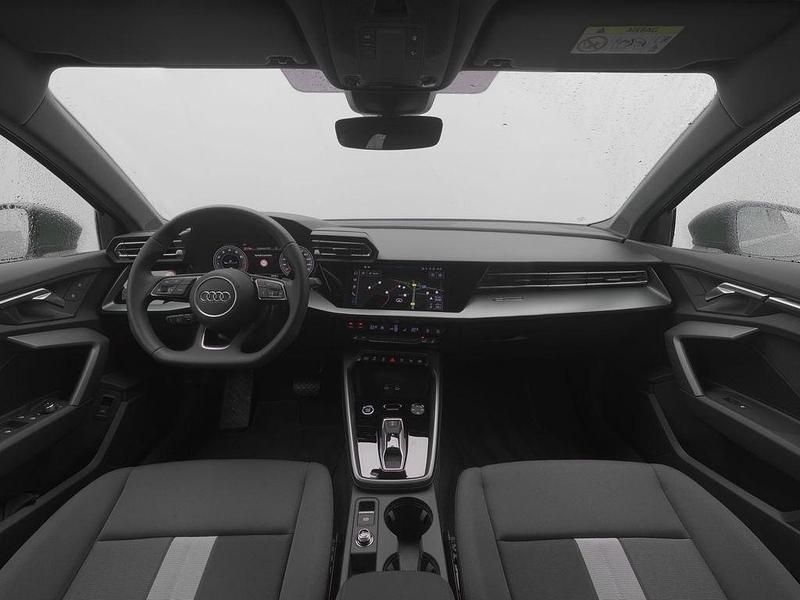 Używany Audi A3 Performance 150 KM (110 kW) 2025 Zielony Sedan/Limuzyna