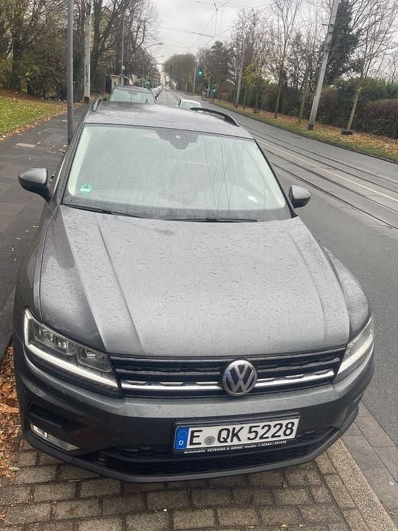 Silber Gebraucht 2017 VW Tiguan Comfortline SUV | 18.100 € (Superpreis) - Bild 1/4