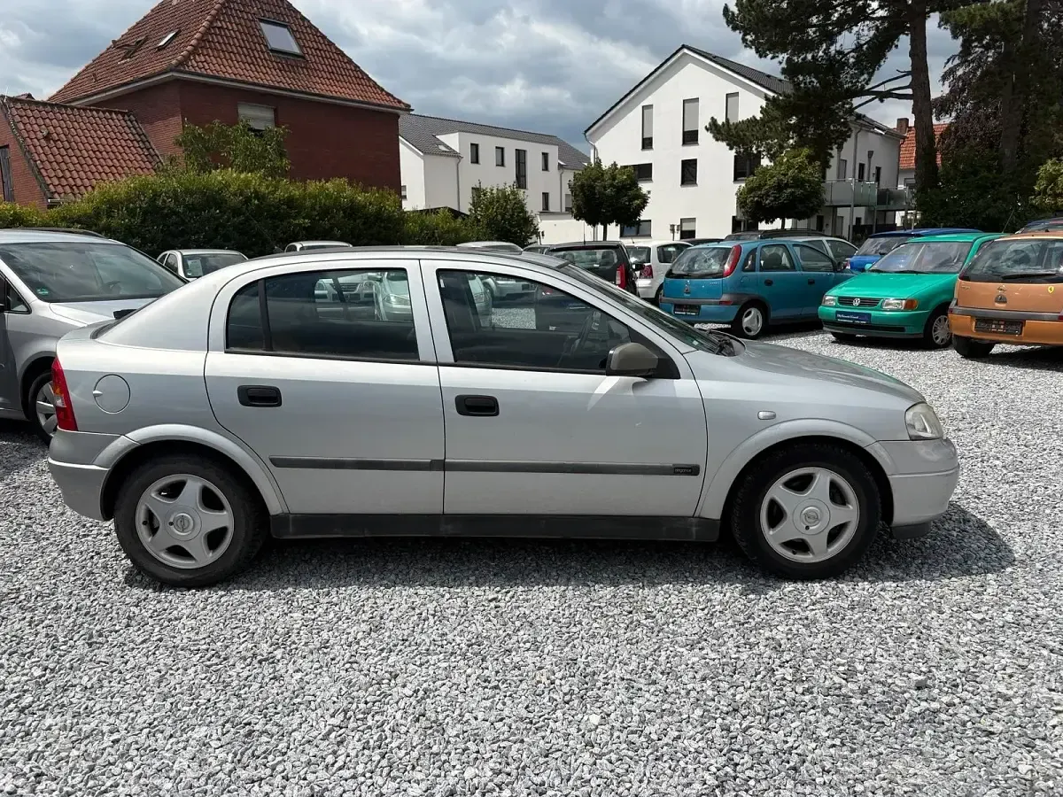 Gebraucht Opel Astra 135 PS (99 kW) 1998 Silber Limousine