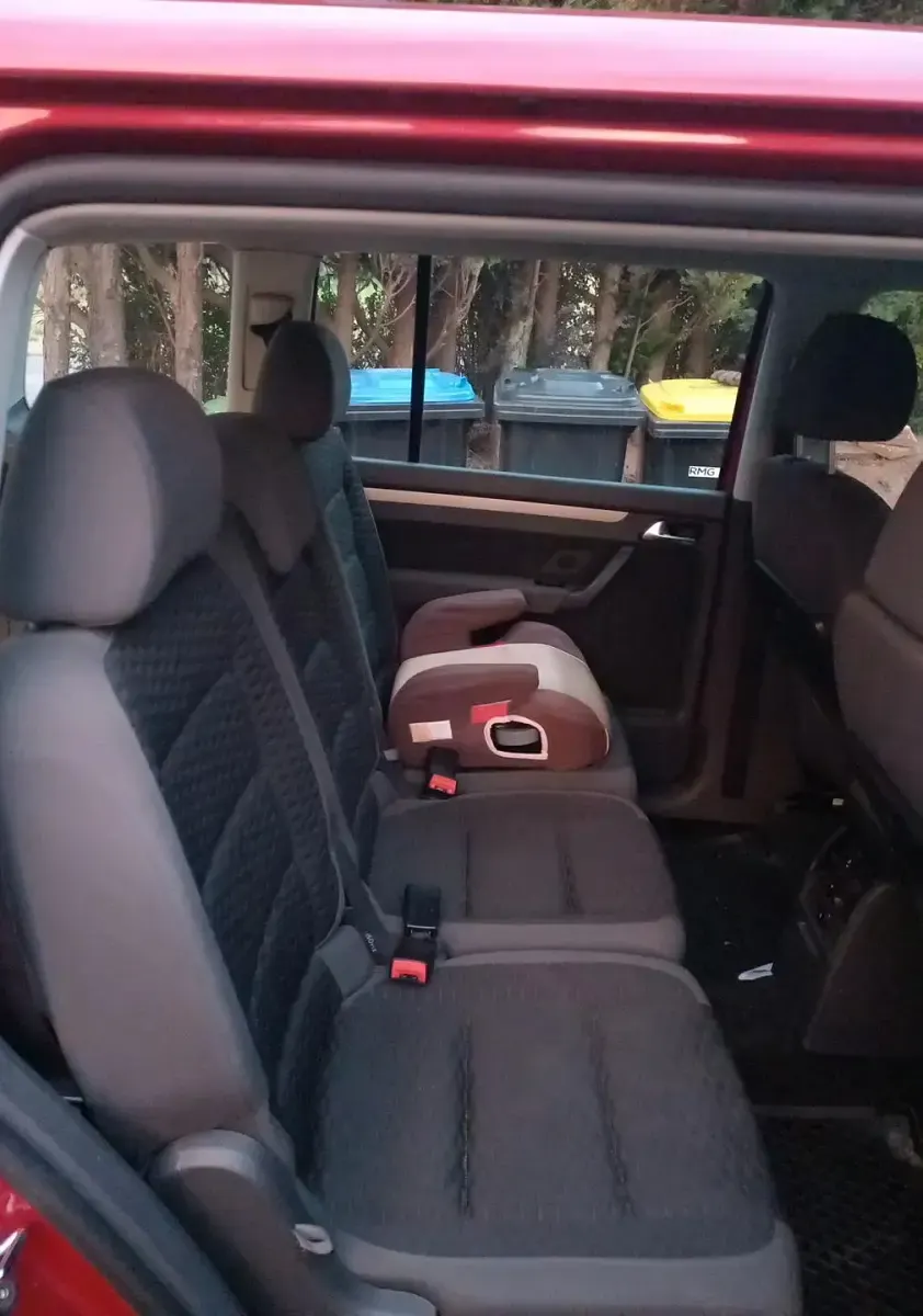 Gebraucht VW Touran 140 PS (102 kW) 2010 Rot Van / Kleinbus