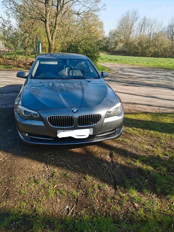 Gebraucht BMW 520 2011 Silber Limousine