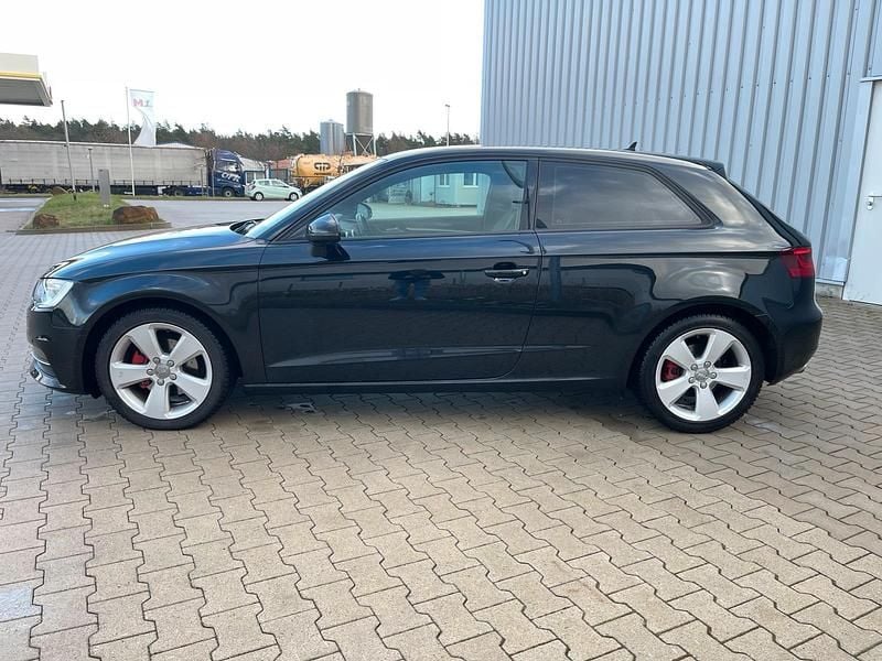 Używany Audi A3 150 KM (110 kW) 2014 Czarny Sedan/Limuzyna