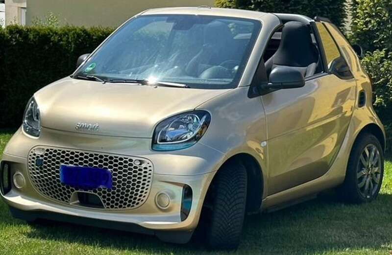 Gold Gebraucht 2023 Smart ForTwo Electric Drive Pulse Cabrio | 14.400 € (Guter Preis) - Bild 1/4