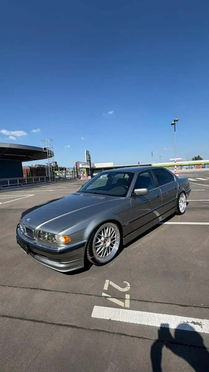 Gebraucht BMW 740 286 PS (210 kW) 1998 Silber Limousine