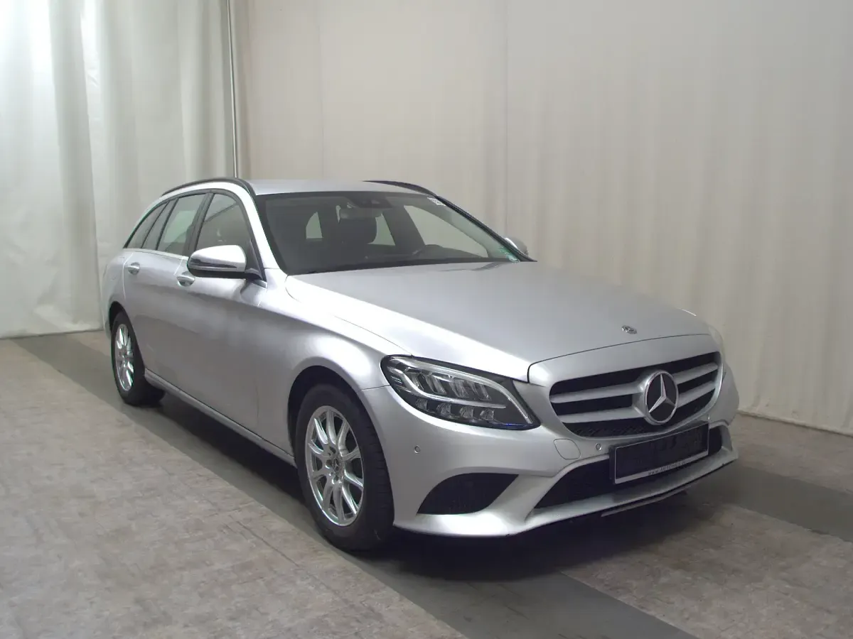 Gebraucht Mercedes C200 160 PS (117 kW) 2019 Grau Kombi