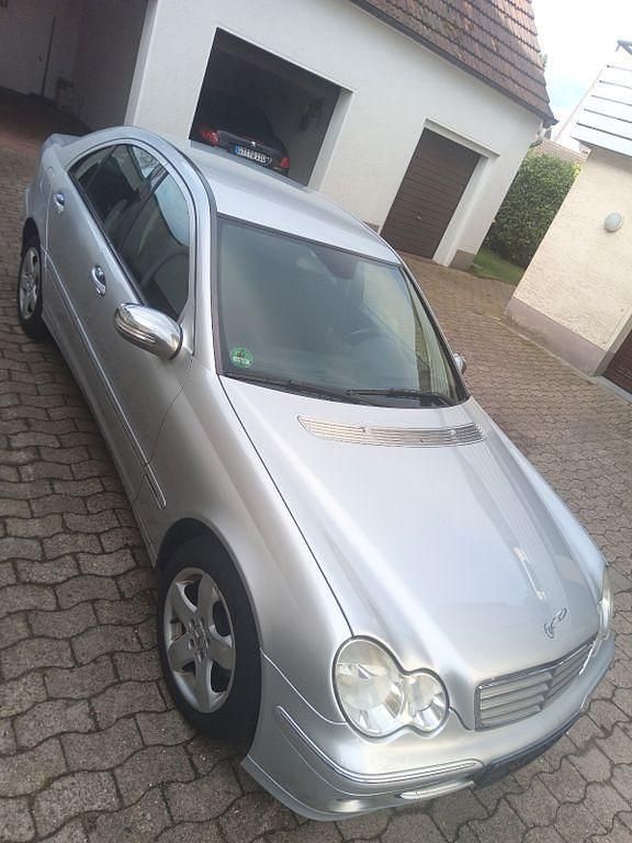 Gebraucht Mercedes C180 Elegance 143 PS (105 kW) 2005 Silber Limousine