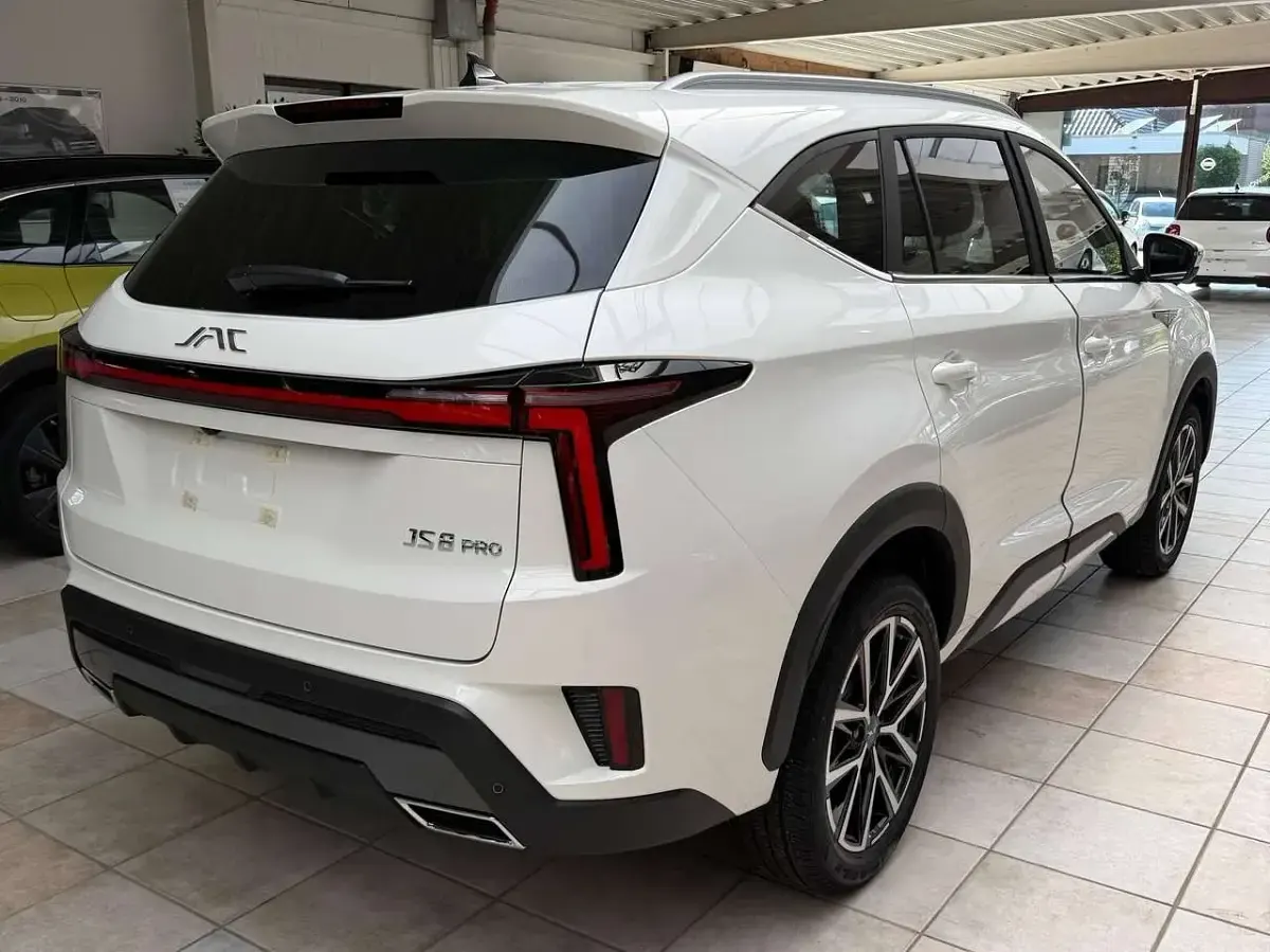 Neu JAC JS8 184 PS (135 kW) 2026 Weiß SUV