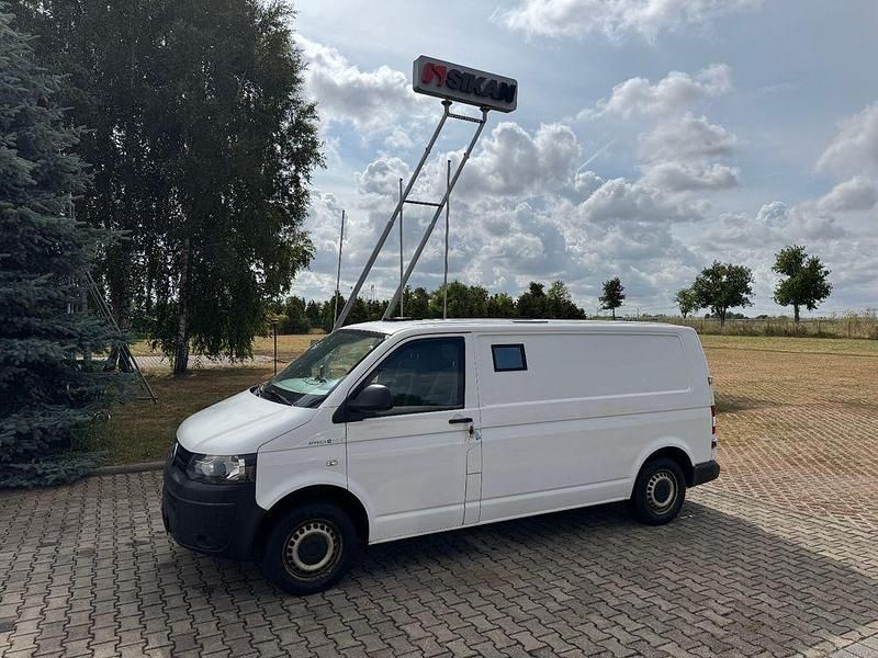 Weiß Gebraucht 2015 VW T5 Van | 9.490 € (Etwas zu teuer) - Bild 1/4