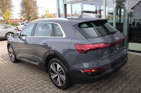 Gebraucht Audi Q8 e-tron Advanced 250 kW (340 PS) 2023 Grau SUV