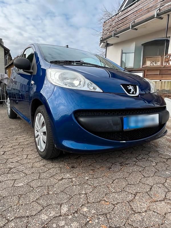 Gebraucht Peugeot 107 68 PS (50 kW) 2008 Blau Kleinwagen