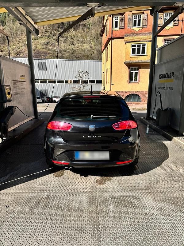 Usata Seat Leon 125 CV (91 kW) 2009 Nero Utilitaria