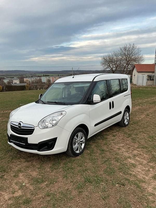 Gebraucht Opel Combo Edition 120 PS (88 kW) 2016 Van / Kleinbus