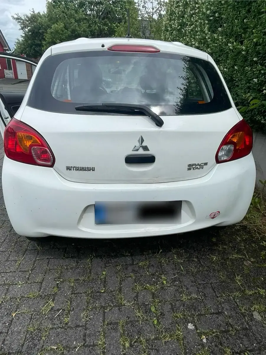 Gebraucht Mitsubishi Space Star 71 PS (52 kW) 2015 Weiß Kleinwagen