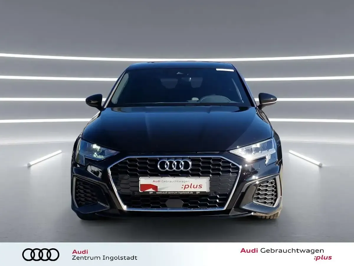 Gebraucht Audi A3 S-Line 204 PS (150 kW) 2023 Mythosschwarz metallic Limousine