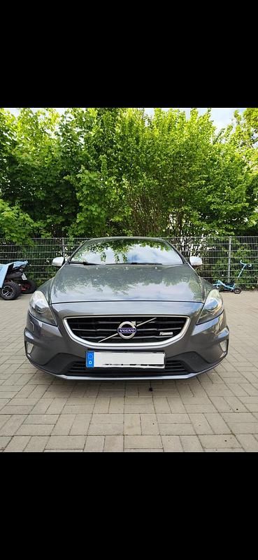 Gebraucht Volvo V40 R-Design 114 PS (83 kW) 2013 Grau Limousine