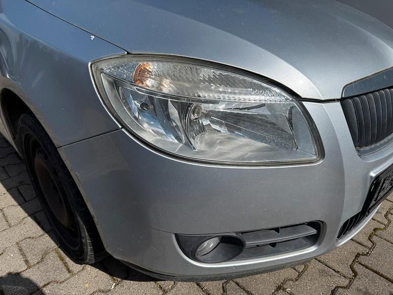 Gebraucht Skoda Roomster Style 105 PS (77 kW) 2008 Silber Van / Kleinbus