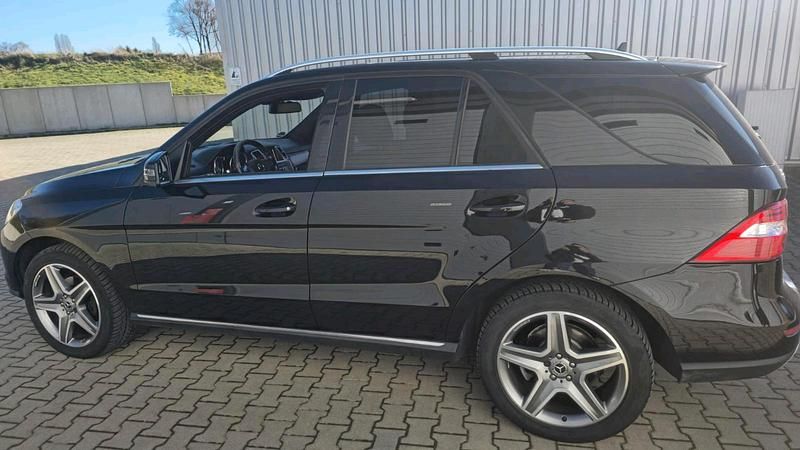 Gebraucht Mercedes ML350 258 PS (189 kW) 2014 Schwarz SUV