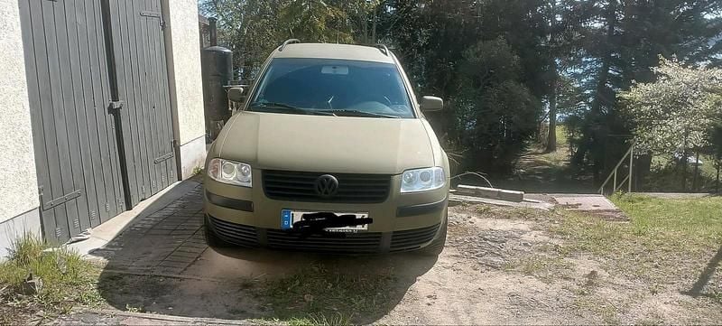 Usata VW Passat 150 CV (110 kW) 2003 Verde Station wagon