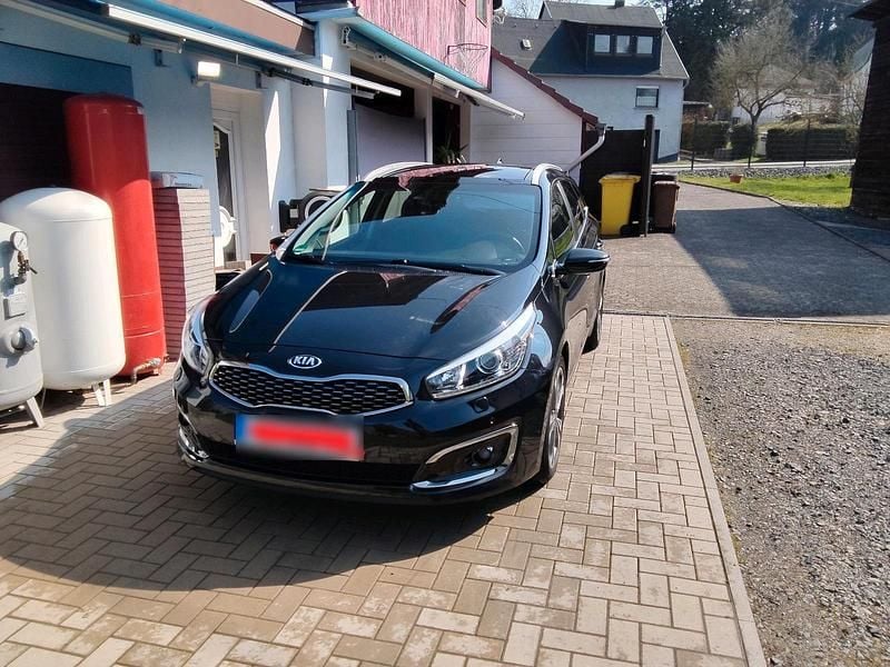 Gebraucht Kia Ceed Platinum Edition 135 PS (99 kW) 2018 Schwarz Kleinwagen