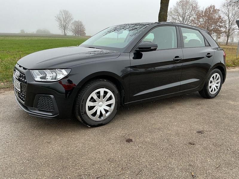 Schwarz Gebraucht 2024 Audi A1 Sportback Advanced Kleinwagen | 20.990 € (Guter Preis) - Bild 1/4