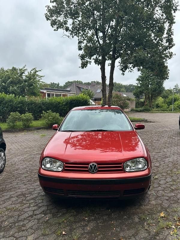 Rot Gebraucht 1998 VW Golf IV Kleinwagen | 800 € (Guter Preis) - Bild 1/4