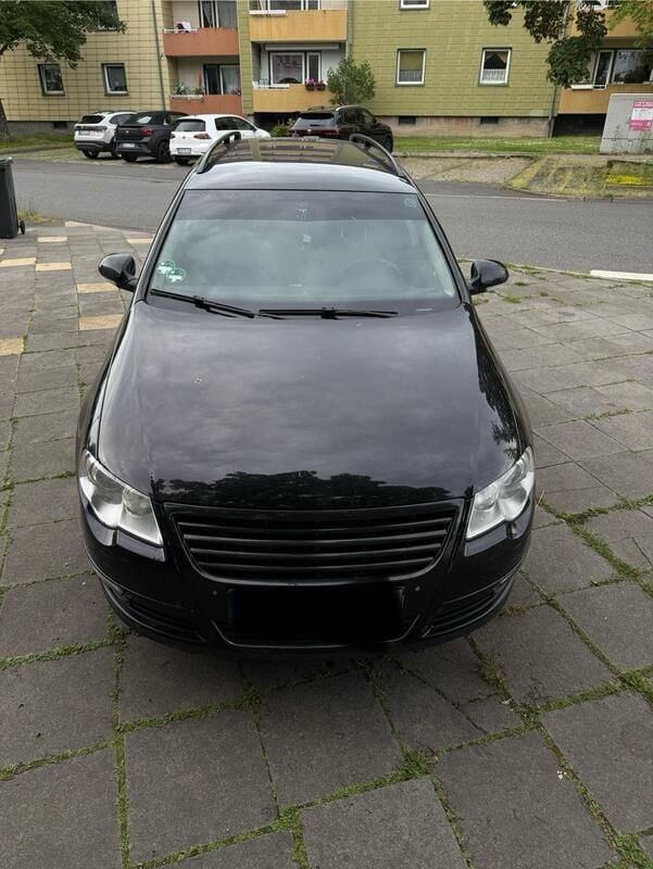 Schwarz Gebraucht 2010 VW Passat Kombi | 3.300 € (Superpreis) - Bild 1/4