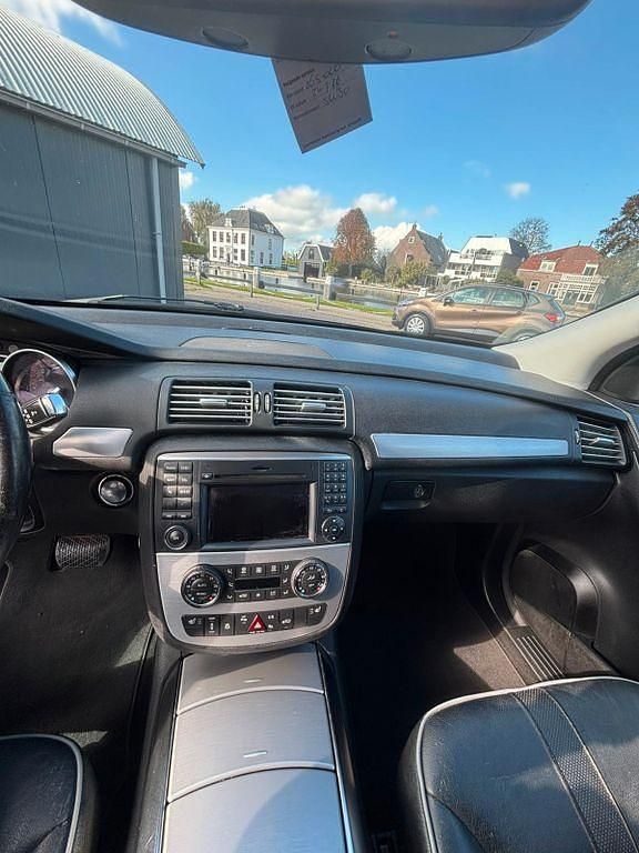 Gebraucht Mercedes R350 265 PS (194 kW) 2013 Schwarz Van / Kleinbus