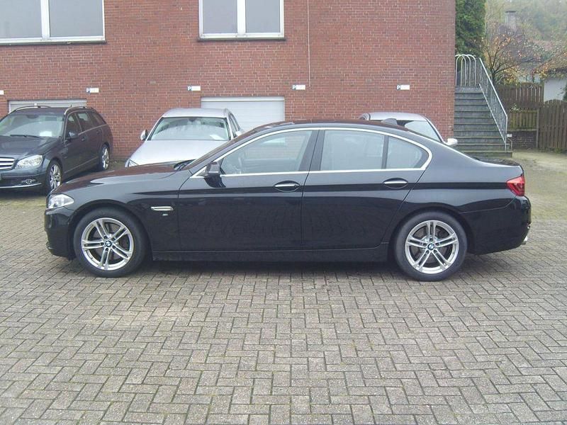 Schwarz Gebraucht 2015 BMW 530 M Sport Limousine | 18.500 € (Teuer) - Bild 1/4