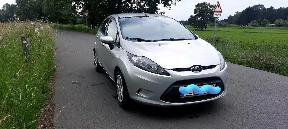 Gebraucht Ford Fiesta 60 PS (44 kW) 2011 Silber Limousine