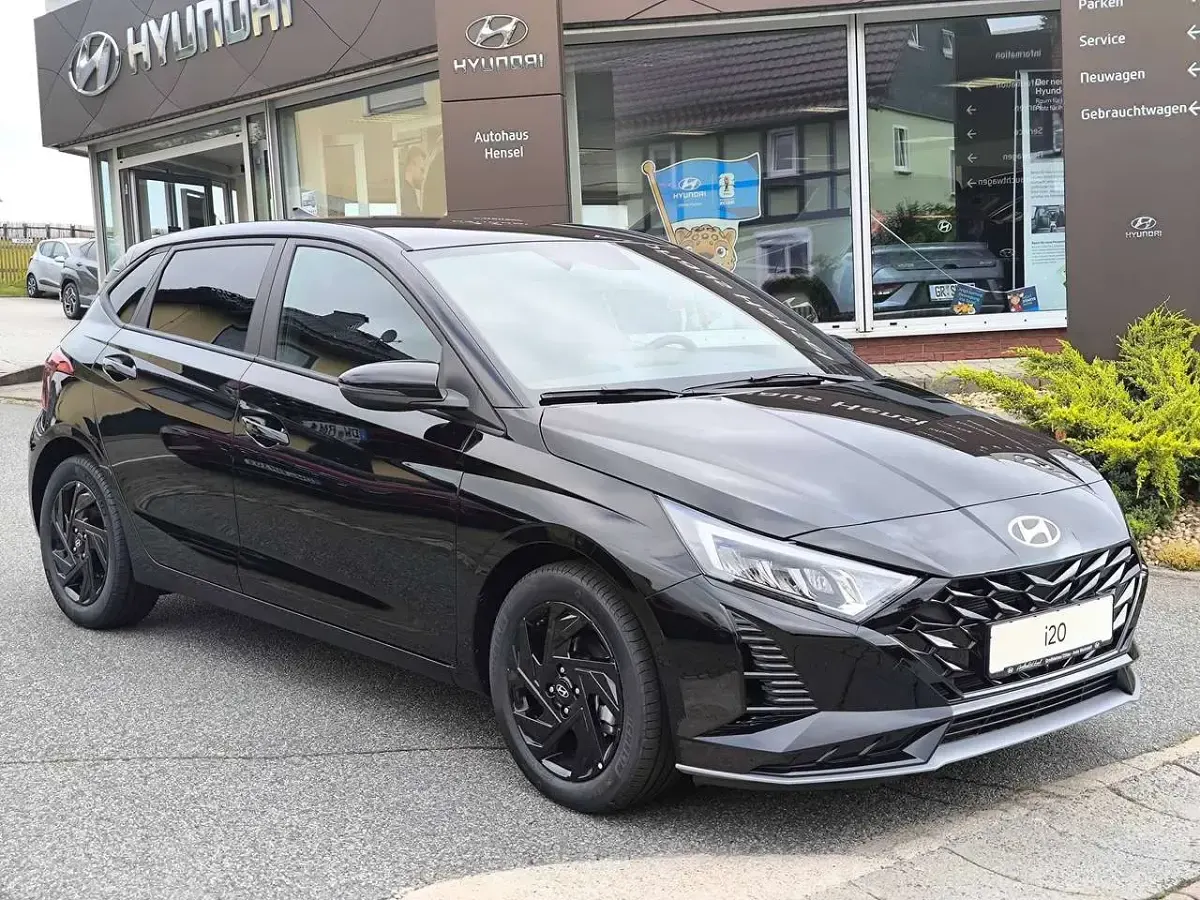 Neu Hyundai i20 Blackline 90 PS (66 kW) 2026 Phantom black Kleinwagen