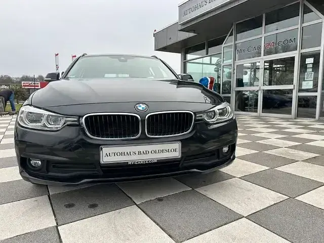 Używany BMW 320 Advantage 190 KM (139 kW) 2018 Czarny Kombi