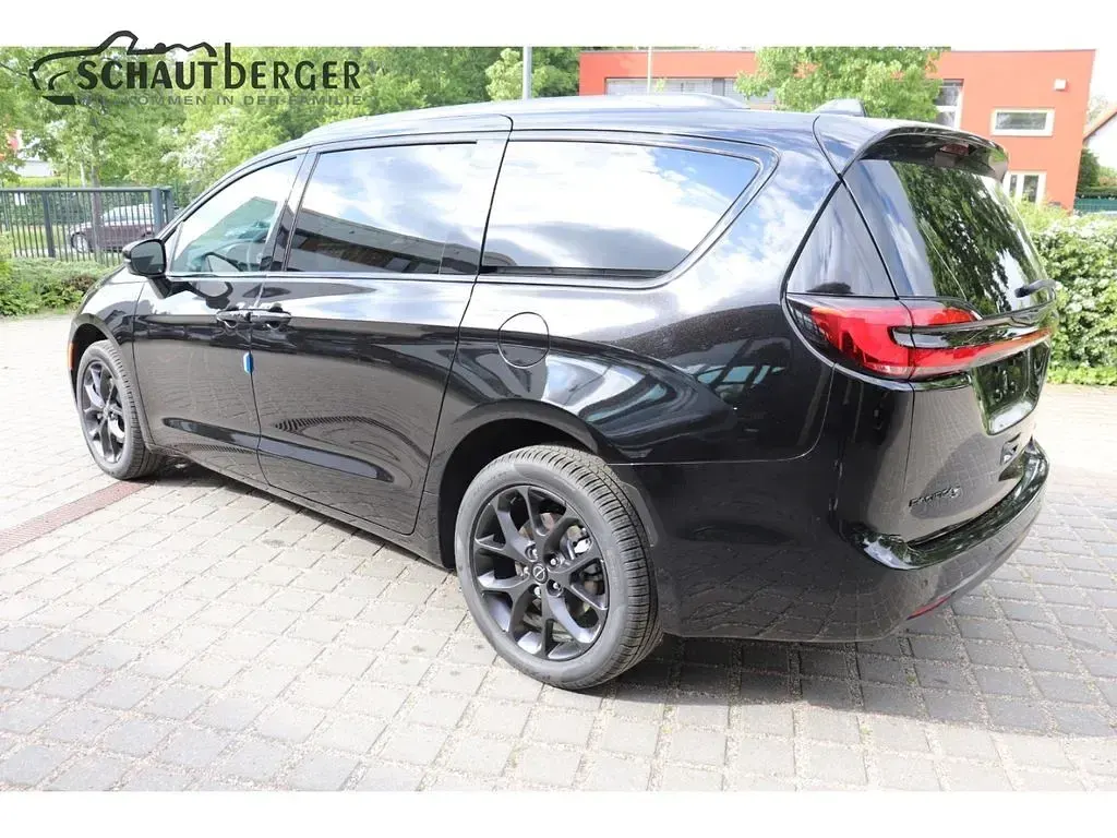 Neu Chrysler Pacifica 291 PS (214 kW) 2026 Schwarz Van