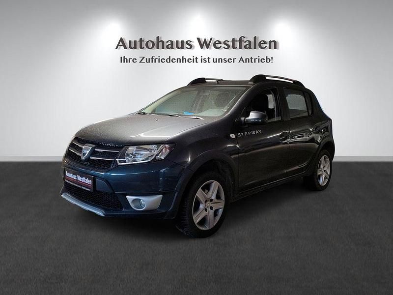 Grau Gebraucht 2016 Dacia Sandero Prestige Limousine | 6.990 € (Fairer Preis) - Bild 1/4