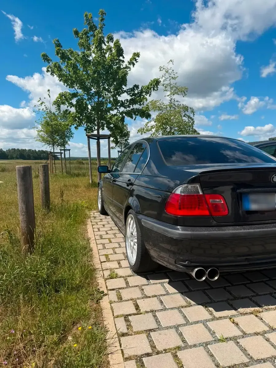 Gebraucht BMW 323 Performance 170 PS (125 kW) 1998 Schwarz Limousine