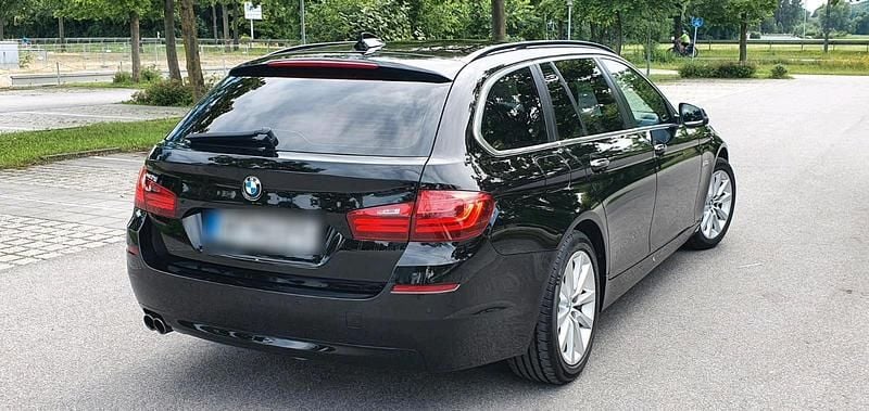 Gebraucht BMW 520 190 PS (139 kW) 2015 Schwarz Kombi