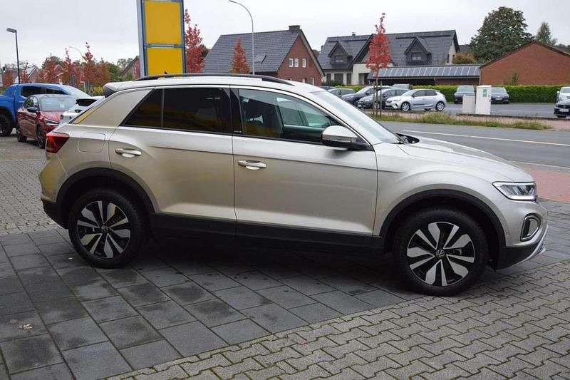 Gebraucht VW T-Roc Move 110 PS (80 kW) 2023 Silber SUV